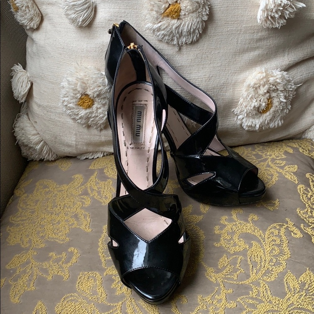 Flawless miu miu black patent heels